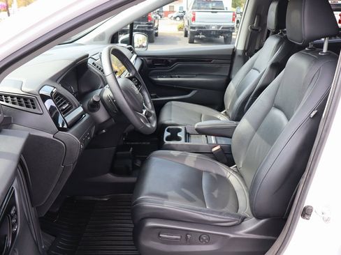 Used 2023 Honda Odyssey Touring image 4