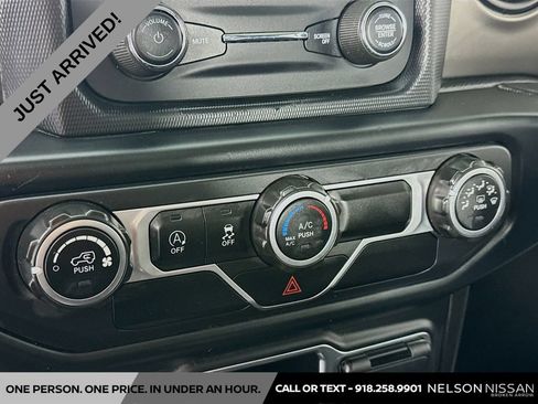 Used 2019 Jeep Wrangler Unlimited Sport AWD/4WD image 15