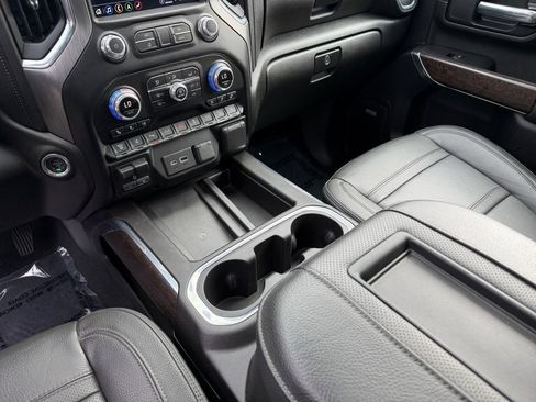 Used 2022 GMC Sierra 2500 Denali AWD/4WD image 18