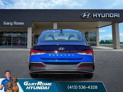 Certified 2025 Hyundai Elantra Sport FWD image 12