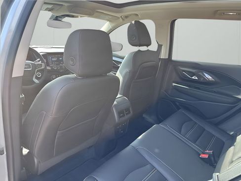 Used 2024 GMC Terrain Denali w/ Denali Premium Package AWD/4WD image 19