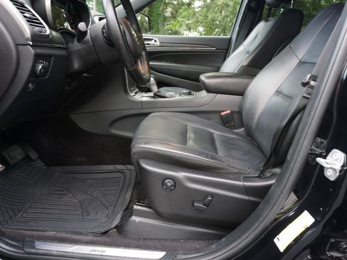 Used 2018 Jeep Grand Cherokee Limited AWD/4WD image 28
