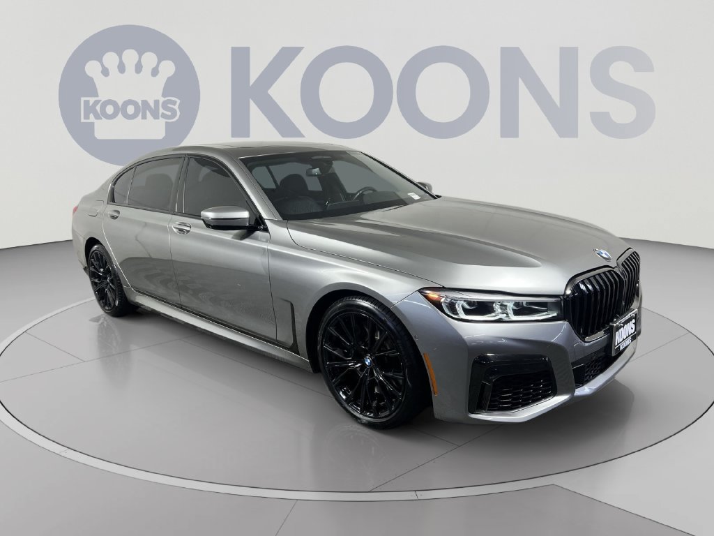 Used 2022 BMW 750i xDrive w/ M Sport Package AWD/4WD image 2