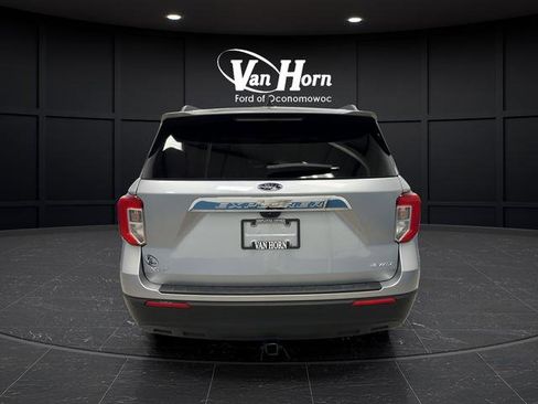Used 2024 Ford Explorer XLT AWD/4WD image 6