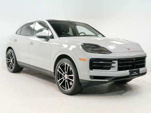 Used 2025 Porsche Cayenne Coupe AWD/4WD image 8