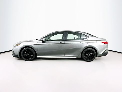 Used 2026 Toyota Camry SE FWD image 4