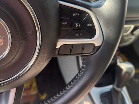 Used 2018 Jeep Compass Latitude w/ Popular Equipment Group FWD image 20