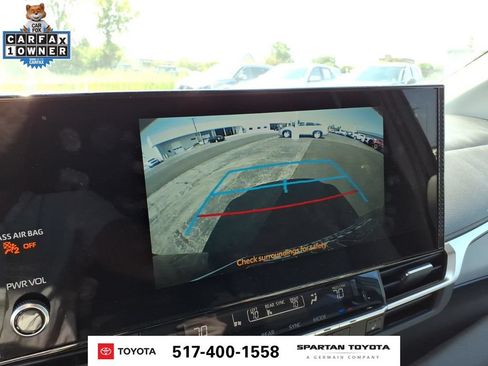Used 2026 Toyota Sienna XLE FWD image 25