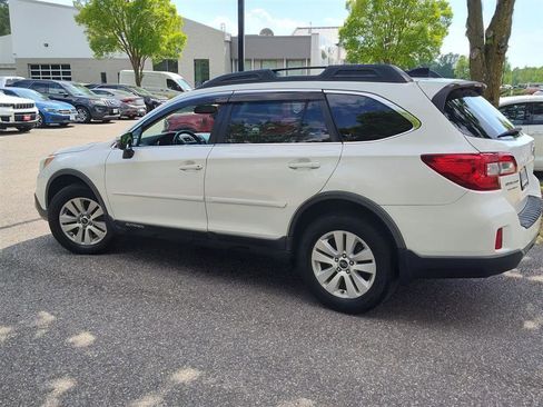 Used 2016 Subaru Outback 2.5i Premium AWD/4WD image 4
