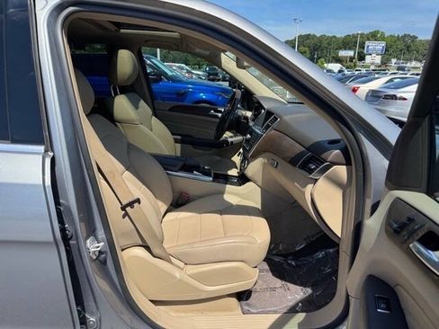 Used 2015 Mercedes-Benz ML 350 4MATIC image 9