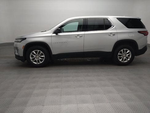 Used 2022 Chevrolet Traverse LS FWD image 2