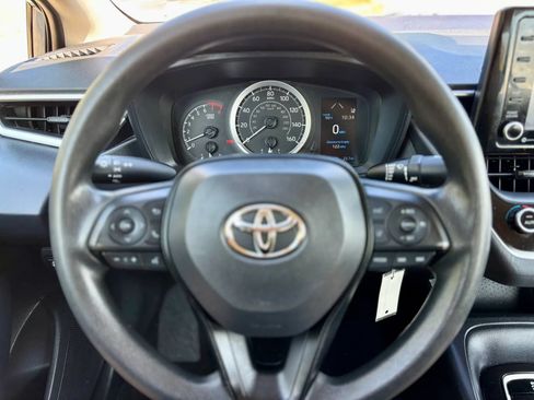 Used 2022 Toyota Corolla LE FWD image 22