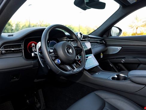 New 2025 Maserati Grecale Modena image 28