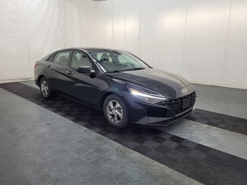 Used 2021 Hyundai Elantra SE FWD image 13