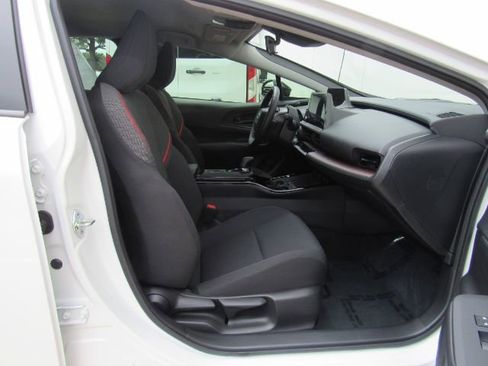 Used 2023 Toyota Prius Prime SE image 19