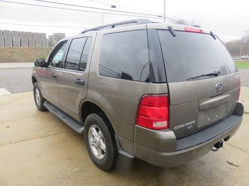 Used 2004 Ford Explorer XLT image 5
