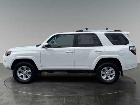 Used 2019 Toyota 4Runner SR5 AWD/4WD image 6