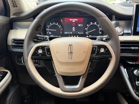 Used 2022 Lincoln Corsair FWD image 15
