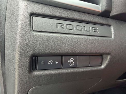 Used 2023 Nissan Rogue S FWD image 17