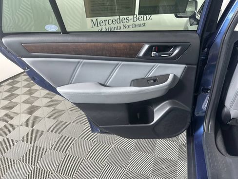 Used 2019 Subaru Outback 2.5i Limited AWD/4WD image 22