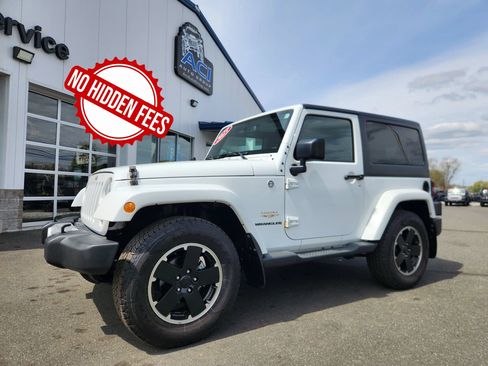 Used 2015 Jeep Wrangler Sahara w/ Dual Top Group AWD/4WD image 2