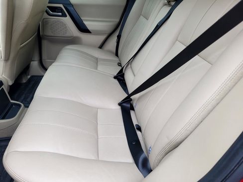 Used 2014 Land Rover LR2 AWD/4WD image 12