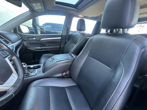 Used 2019 Toyota Highlander XLE image 13