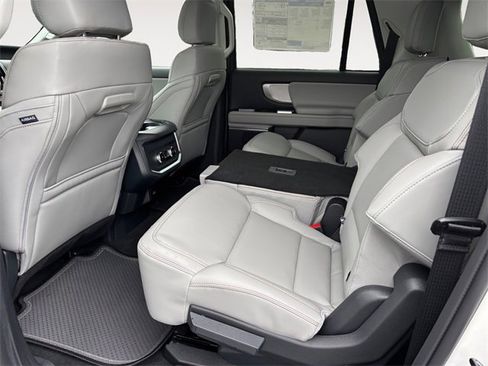 New 2025 Ford Expedition Max Active image 13