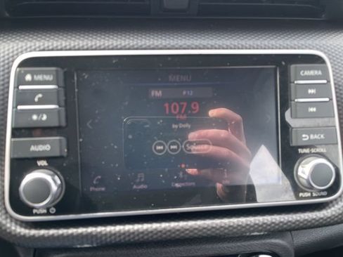 Used 2018 Nissan Kicks SV FWD image 17