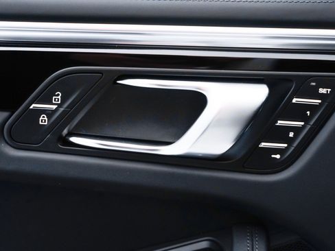 Certified 2023 Porsche Macan Turbo AWD/4WD image 16