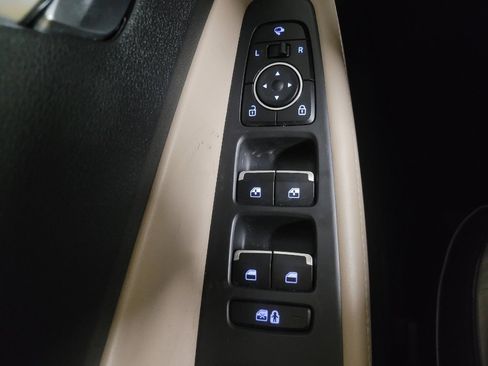 Used 2023 Hyundai Santa Fe Limited w/ Cargo Package image 27