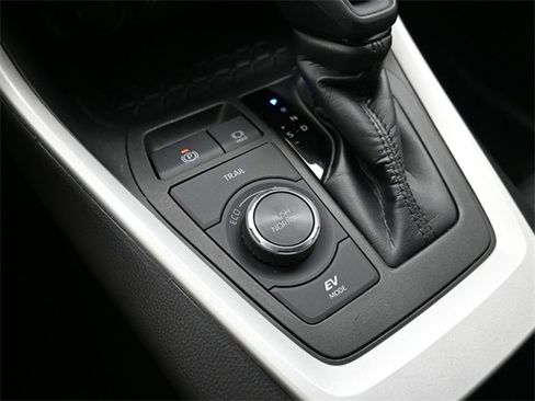 Used 2023 Toyota RAV4 XLE image 29