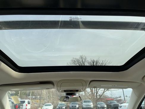 Used 2017 Cadillac XT5 Premium Luxury image 18