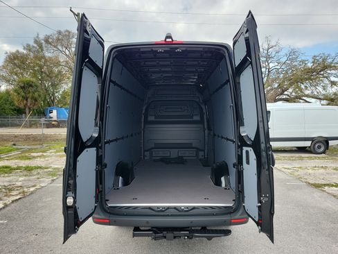 New 2026 Mercedes-Benz Sprinter 2500 image 11