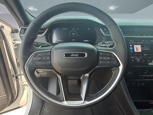 Certified 2023 Jeep Grand Cherokee L Laredo RWD image 11
