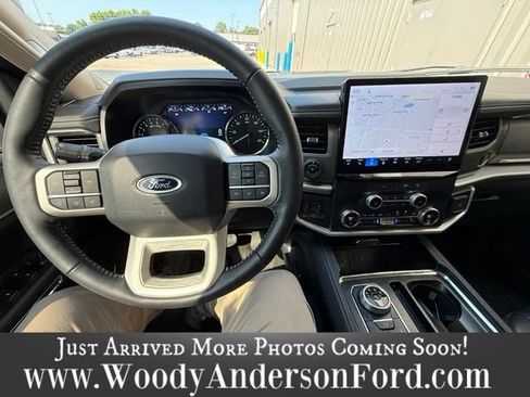 Used 2022 Ford Expedition XLT AWD/4WD image 10