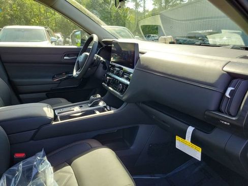 New 2026 Nissan Pathfinder Platinum w/ Cargo Package image 32