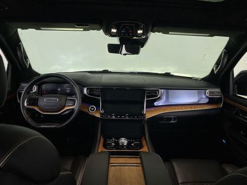 Used 2022 Jeep Grand Wagoneer Series III w/ Flexible Seating Group image 33