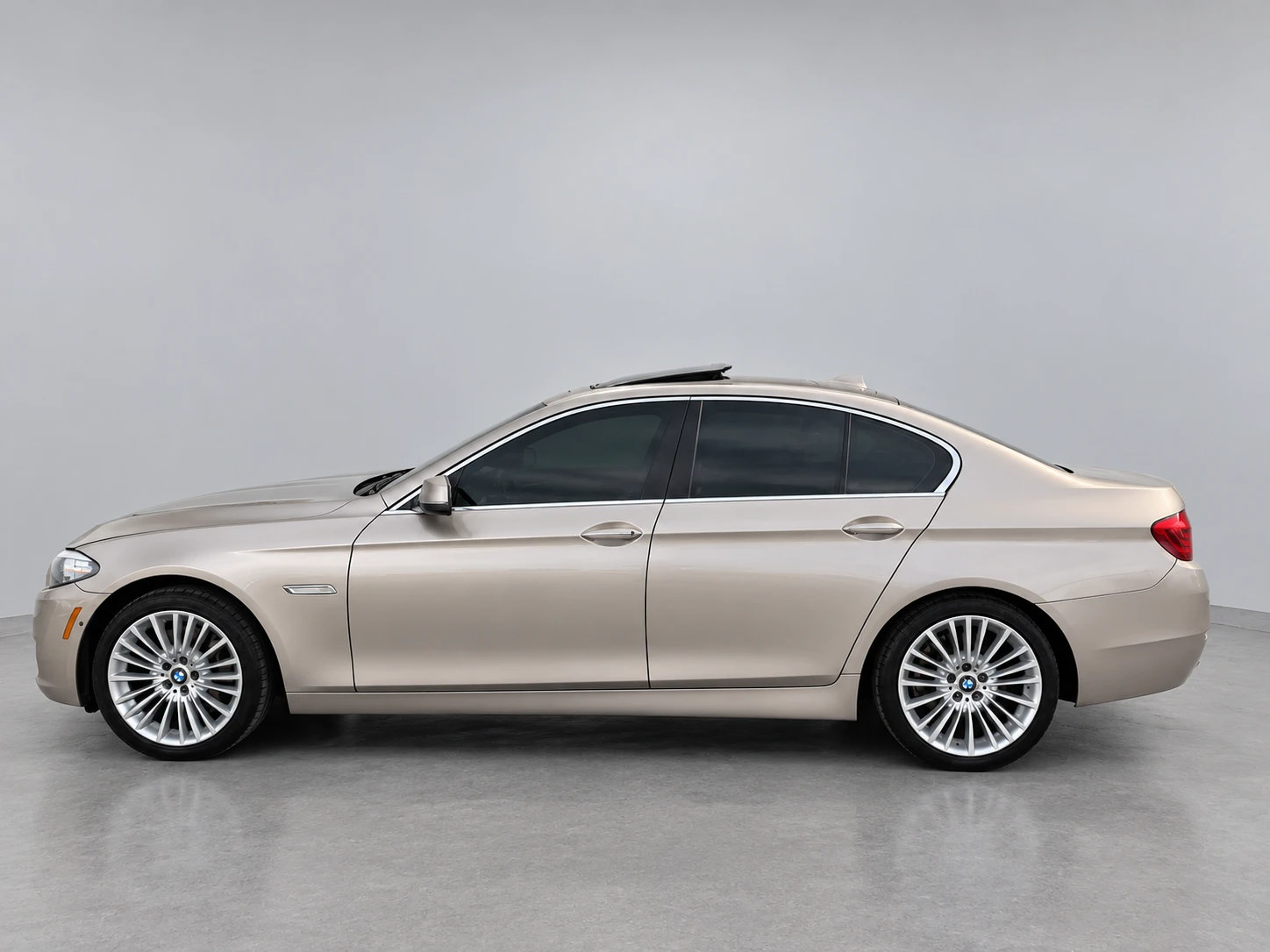 Used 2016 BMW 535i Sedan RWD image 6