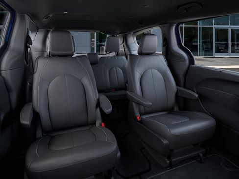 New 2026 Chrysler Pacifica Select FWD image 15