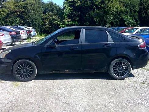 Used 2010 Ford Focus SES image 5