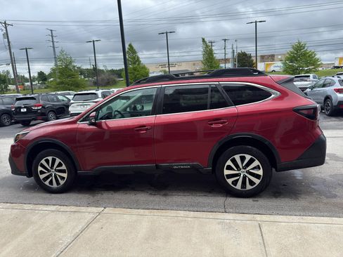 Used 2022 Subaru Outback Premium AWD/4WD image 6