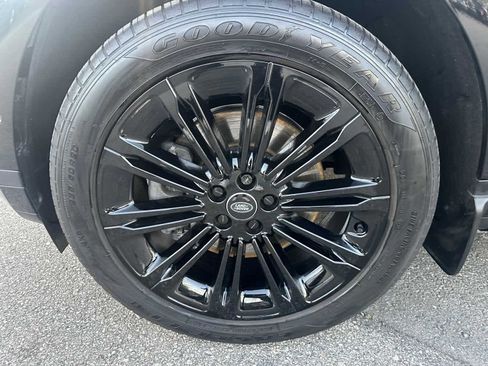 Used 2025 Land Rover Range Rover Evoque S image 2