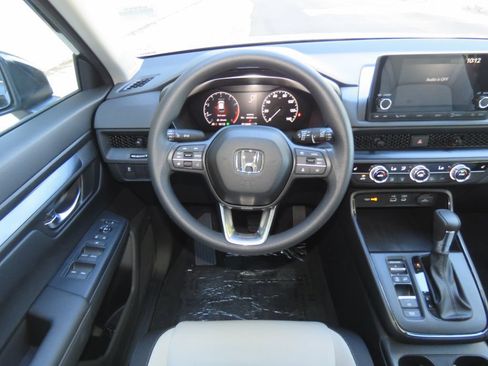 Used 2025 Honda CR-V EX image 12