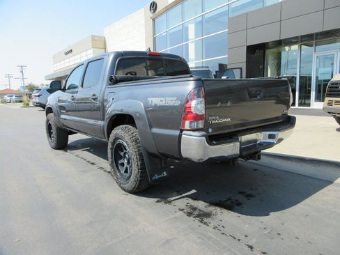 Used 2012 Toyota Tacoma 4x4 Double Cab w/ TRD Off-Road Pkg image 7