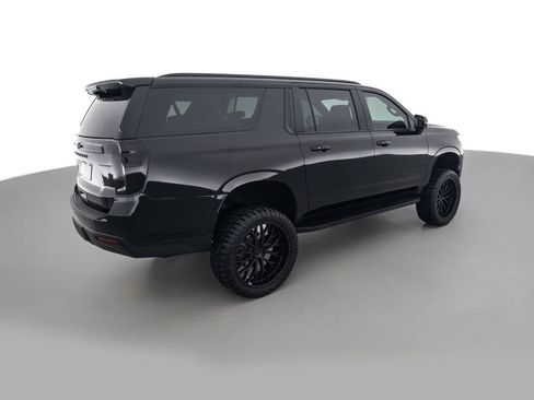 Used 2023 Chevrolet Suburban RST image 5