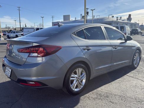Used 2019 Hyundai Elantra SEL image 6