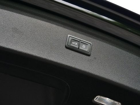 Used 2023 Audi Q5 2.0T Premium Plus w/ Premium Plus Package AWD/4WD image 33