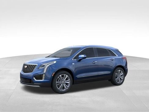 Certified 2024 Cadillac XT5 Premium Luxury FWD image 2