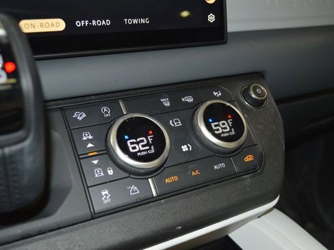 Certified 2025 Land Rover Defender 110 S AWD/4WD image 31
